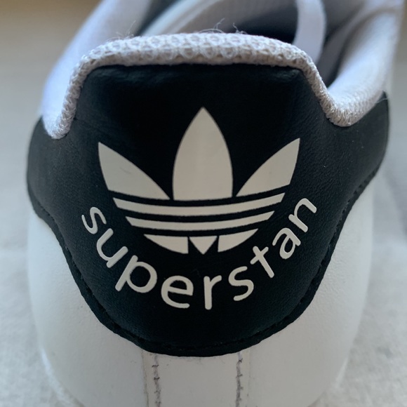 Adidas Stan Smith VS. Superstar Shell Toe Sneakers Size 5.5 - Picture 13 of 16